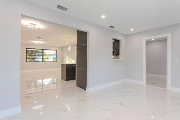 Palm Springs, FL 33461,62 Andros RD