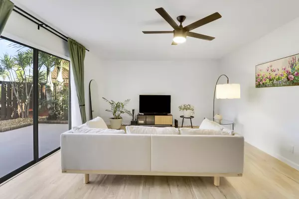 Jupiter, FL 33458,110 N Delaware BLVD 16d