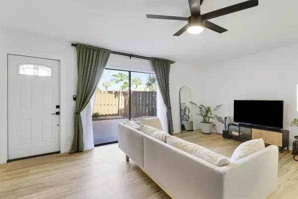 Jupiter, FL 33458,110 N Delaware BLVD 16d