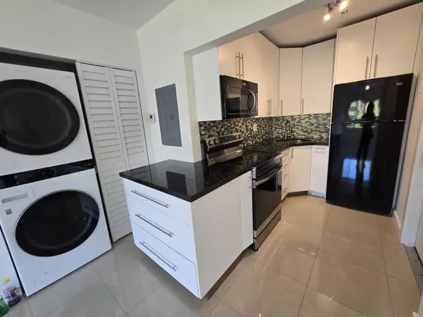 Pompano Beach, FL 33060,201 SE 6th AVE 16