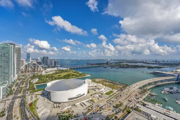 Miami, FL 33132,398 NE 5th ST 3709