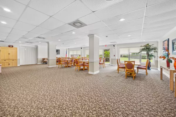 Coral Springs, FL 33065,10777 W Sample RD 319