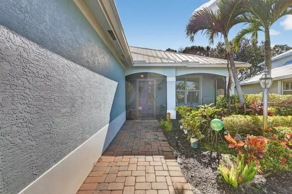 Vero Beach, FL 32962,447 SW 11th SQ