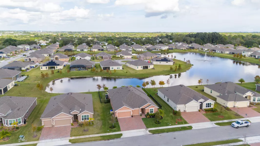 6 52nd SQ, Vero Beach, FL 32968