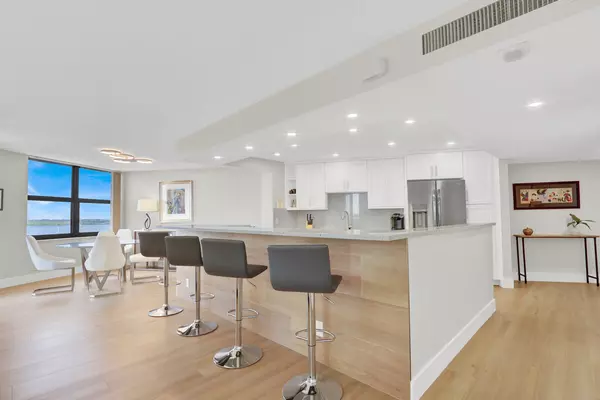 Singer Island, FL 33404,5420 N Ocean DR 506