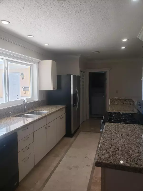 North Palm Beach, FL 33408,812 Dogwood RD