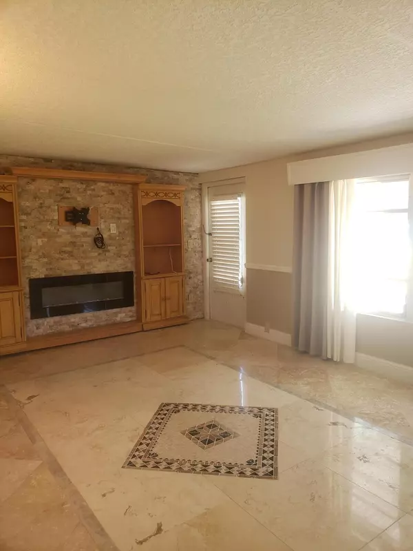 North Palm Beach, FL 33408,812 Dogwood RD