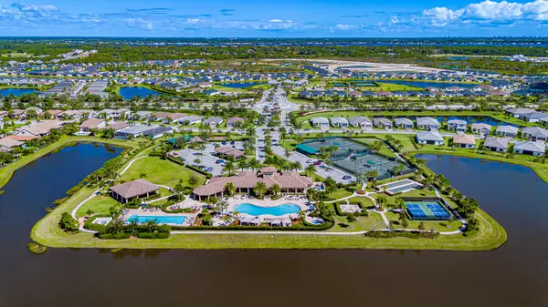 Port Saint Lucie, FL 34984,568 SE Monet DR