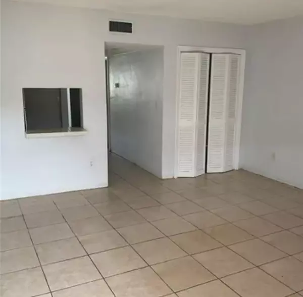 Hallandale Beach, FL 33009,701 NE 8th ST 5