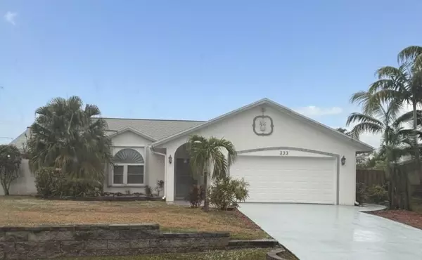 233 NE Sagamore TER, Port Saint Lucie, FL 34983