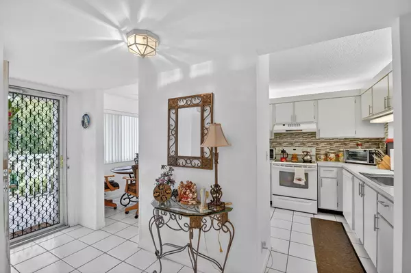 Lake Worth, FL 33467,3146 Via Poinciana 301