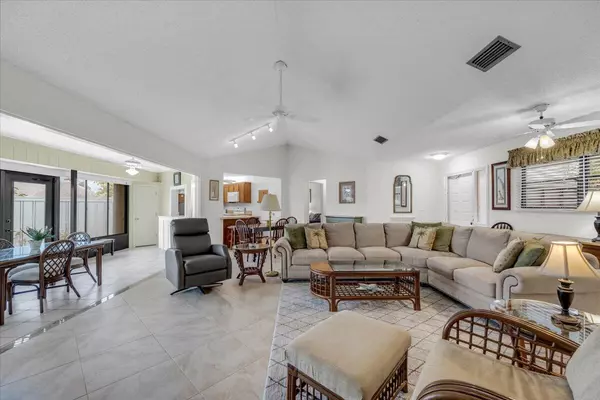 Jupiter, FL 33477,1127 E E Seminole AVE 29d