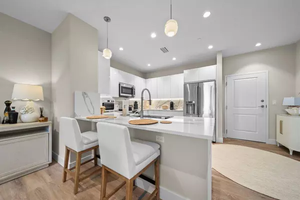 Stuart, FL 34994,41 SW Seminole ST 205