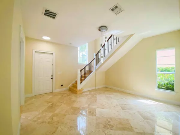 Boca Raton, FL 33487,50 Via Poinciana LN