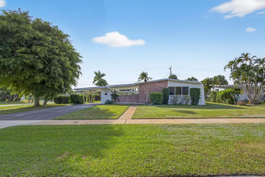 726 Flamingo WAY, North Palm Beach, FL 33408