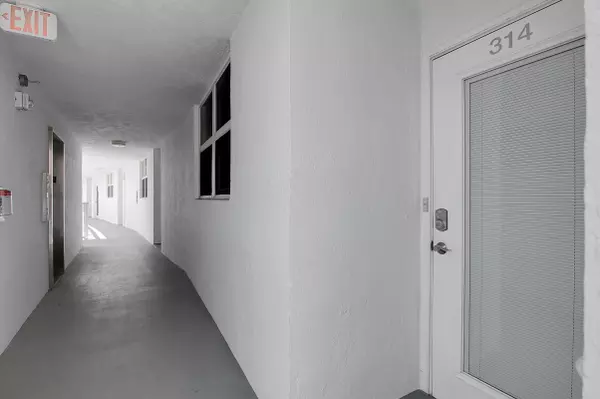 Pompano Beach, FL 33062,2731 NE 14th St CSWY 314