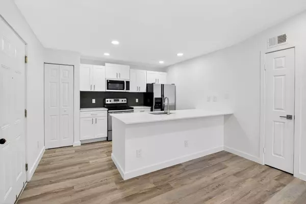 Delray Beach, FL 33445,1825 Palm Cove BLVD 7-307