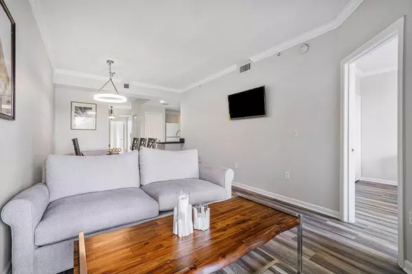 Wellington, FL 33414,2040 Greenview Shores BLVD 223