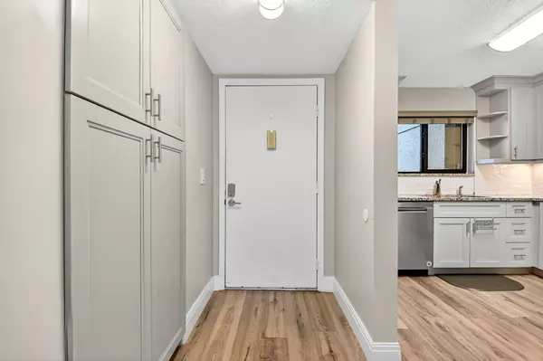 Lake Worth, FL 33467,7770 Tahiti LN 105