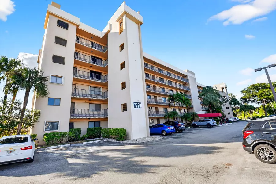 7770 Tahiti LN 105, Lake Worth, FL 33467