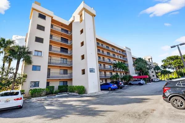 7770 Tahiti LN 105, Lake Worth, FL 33467