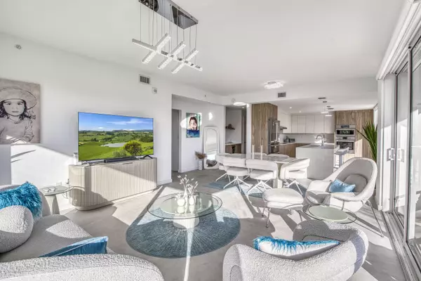 Lake Worth, FL 33460,117 Lake AVE 204