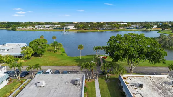 Delray Beach, FL 33446,34 Waterford B