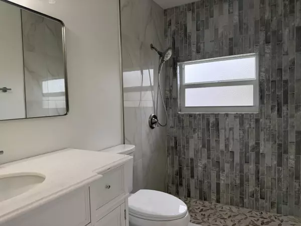 West Palm Beach, FL 33405,509 Plymouth RD