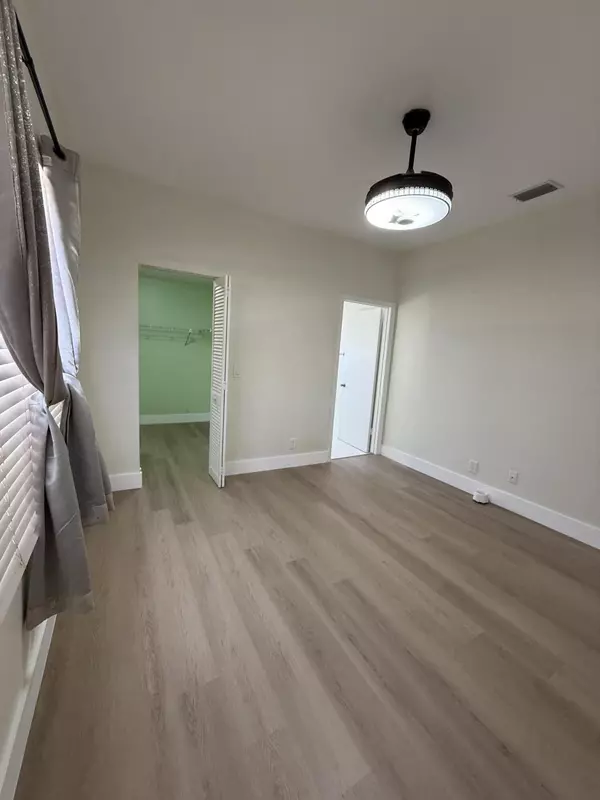 West Palm Beach, FL 33405,509 Plymouth RD