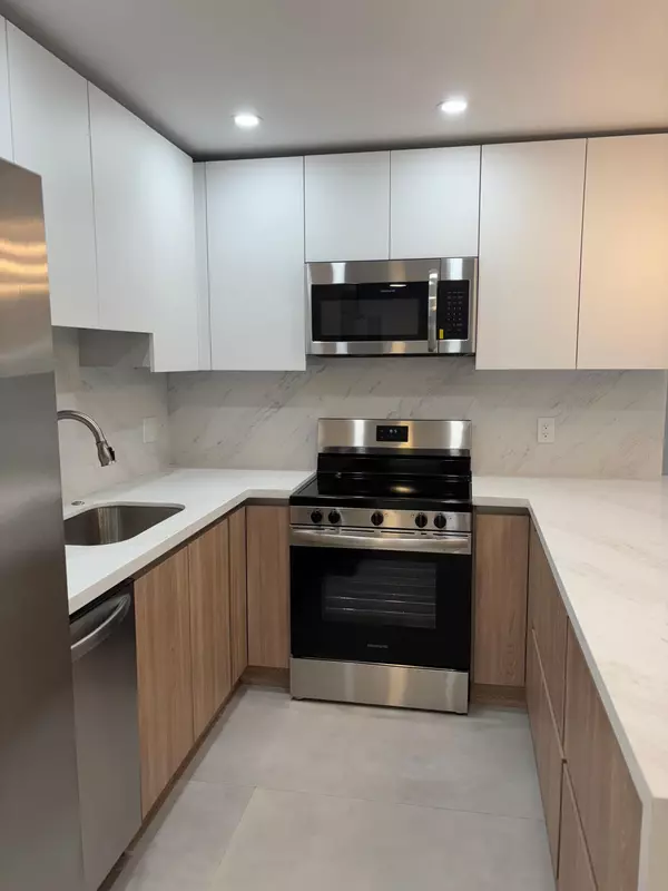 West Palm Beach, FL 33413,790 Sarazen DR