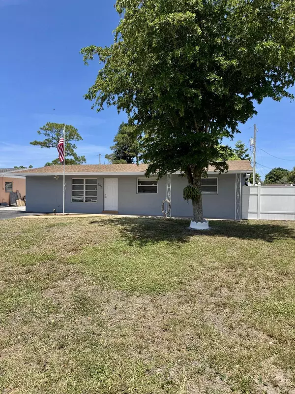 790 Sarazen DR, West Palm Beach, FL 33413