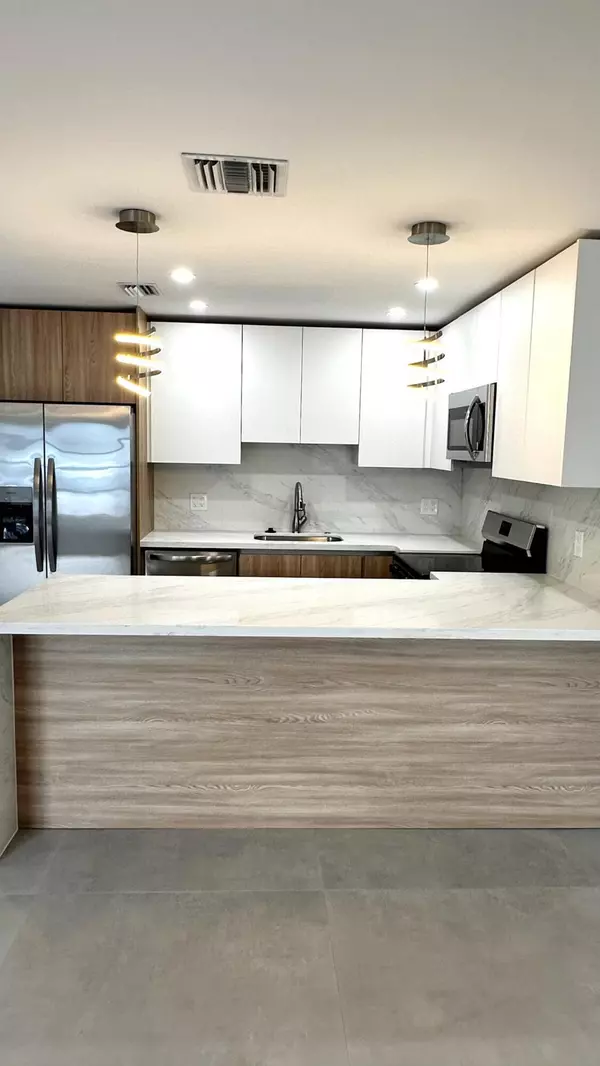 West Palm Beach, FL 33413,790 Sarazen DR