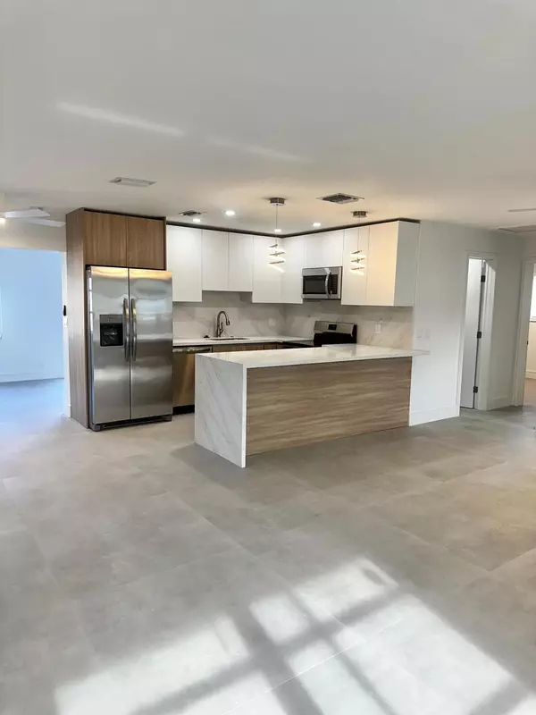 West Palm Beach, FL 33413,790 Sarazen DR