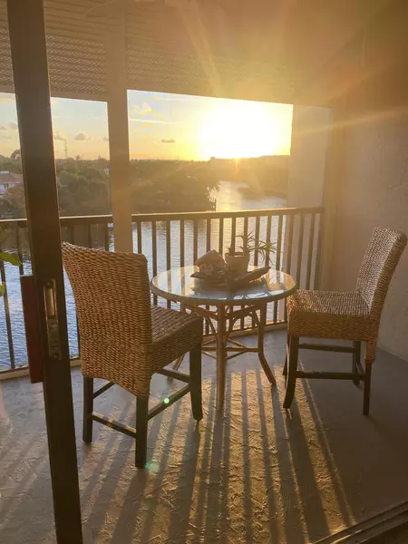 22 Royal Palm WAY 504, Boca Raton, FL 33432