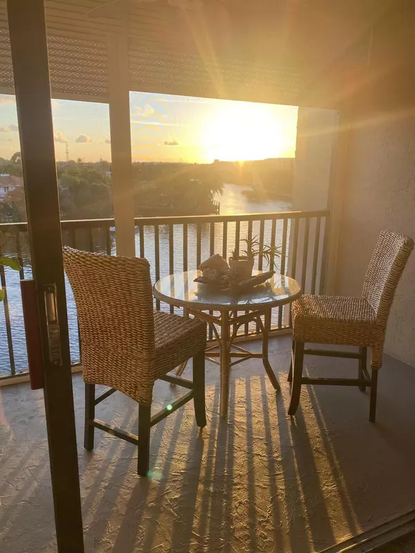 22 Royal Palm WAY 504, Boca Raton, FL 33432