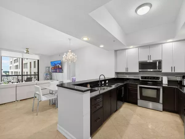 West Palm Beach, FL 33401,701 S Olive AVE 725