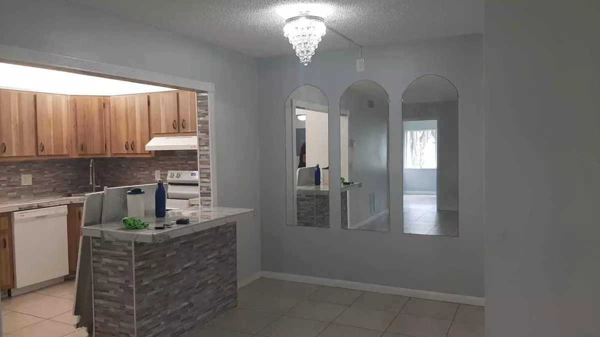 Greenacres, FL 33463,5990 Pine Cone CT C-1