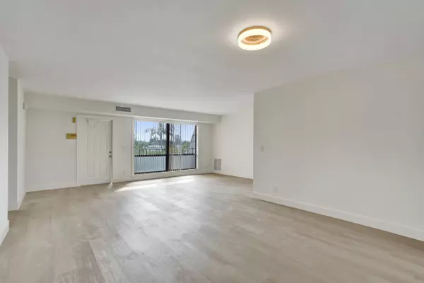 Delray Beach, FL 33445,1040 Homewood BLVD L202