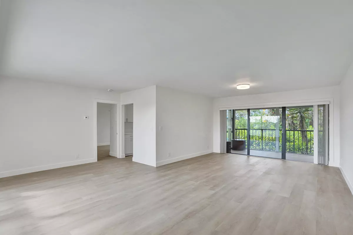 Delray Beach, FL 33445,1040 Homewood BLVD L202