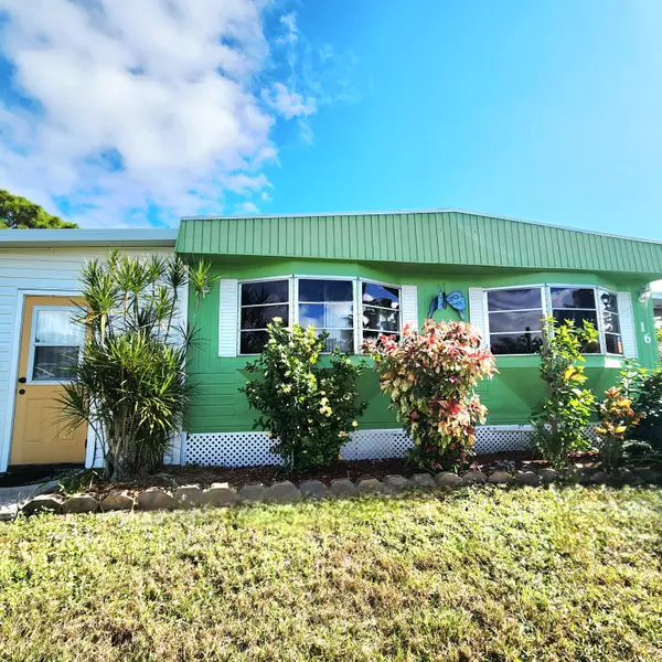 16 S Granada LN, Port Saint Lucie, FL 34952