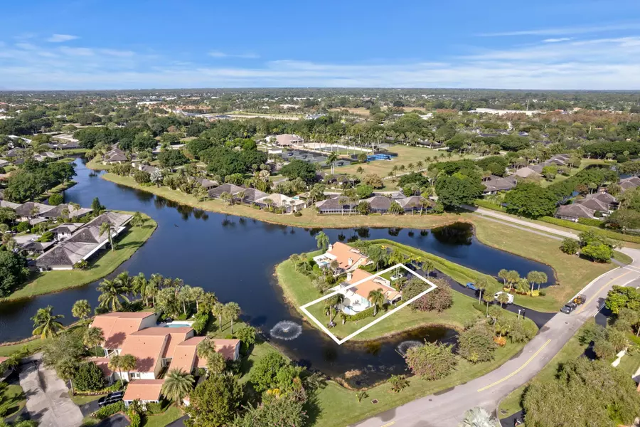 2211 Las Casitas DR, Wellington, FL 33414