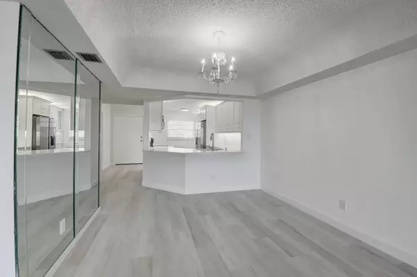 Boca Raton, FL 33428,23305 Barwood LN 406