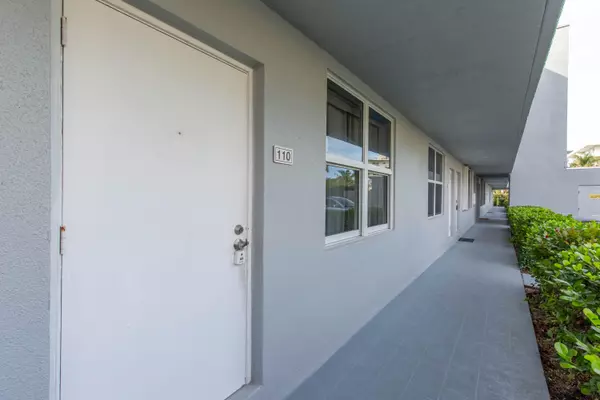 Palm Beach, FL 33480,2565 S Ocean BLVD 1100