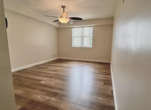 Aventura, FL 33180,19900 E Country Club DR 1020