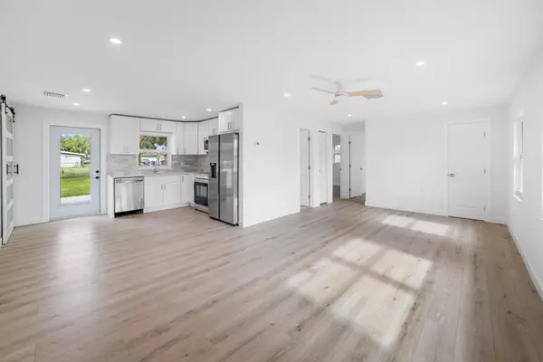 Okeechobee, FL 34974,1008 SW 10th ST