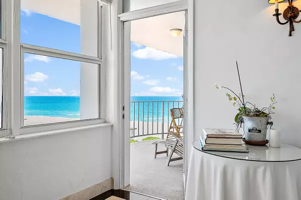 Palm Beach, FL 33480,2295 S Ocean BLVD 921