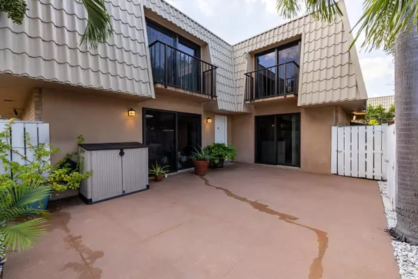 5616 56th WAY, West Palm Beach, FL 33409