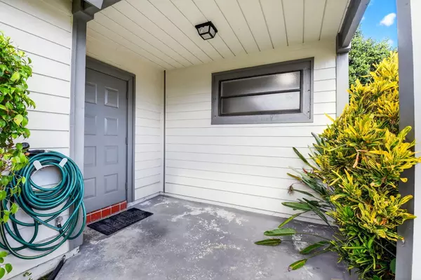 Wellington, FL 33414,2515 Bedford Mews DR