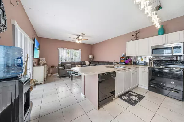 Lake Worth, FL 33463,6892 Perdido Bay TER