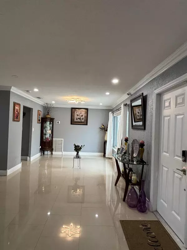 Royal Palm Beach, FL 33411,854 Royal Palm Beach BLVD